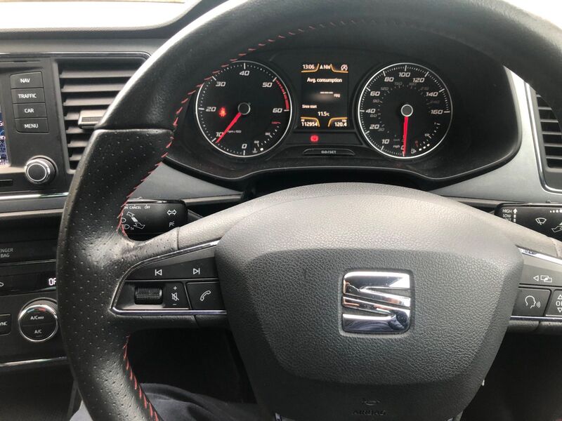 SEAT LEON