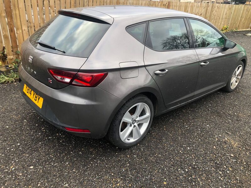 SEAT LEON