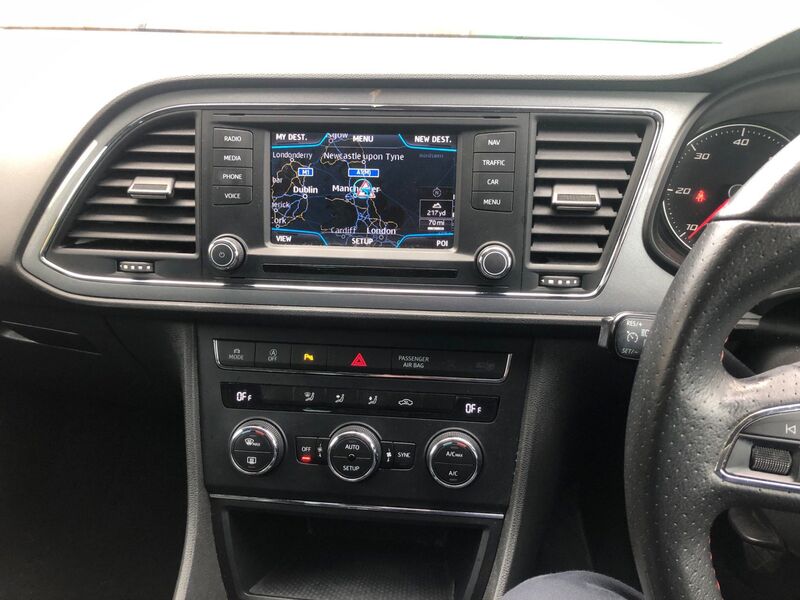 SEAT LEON